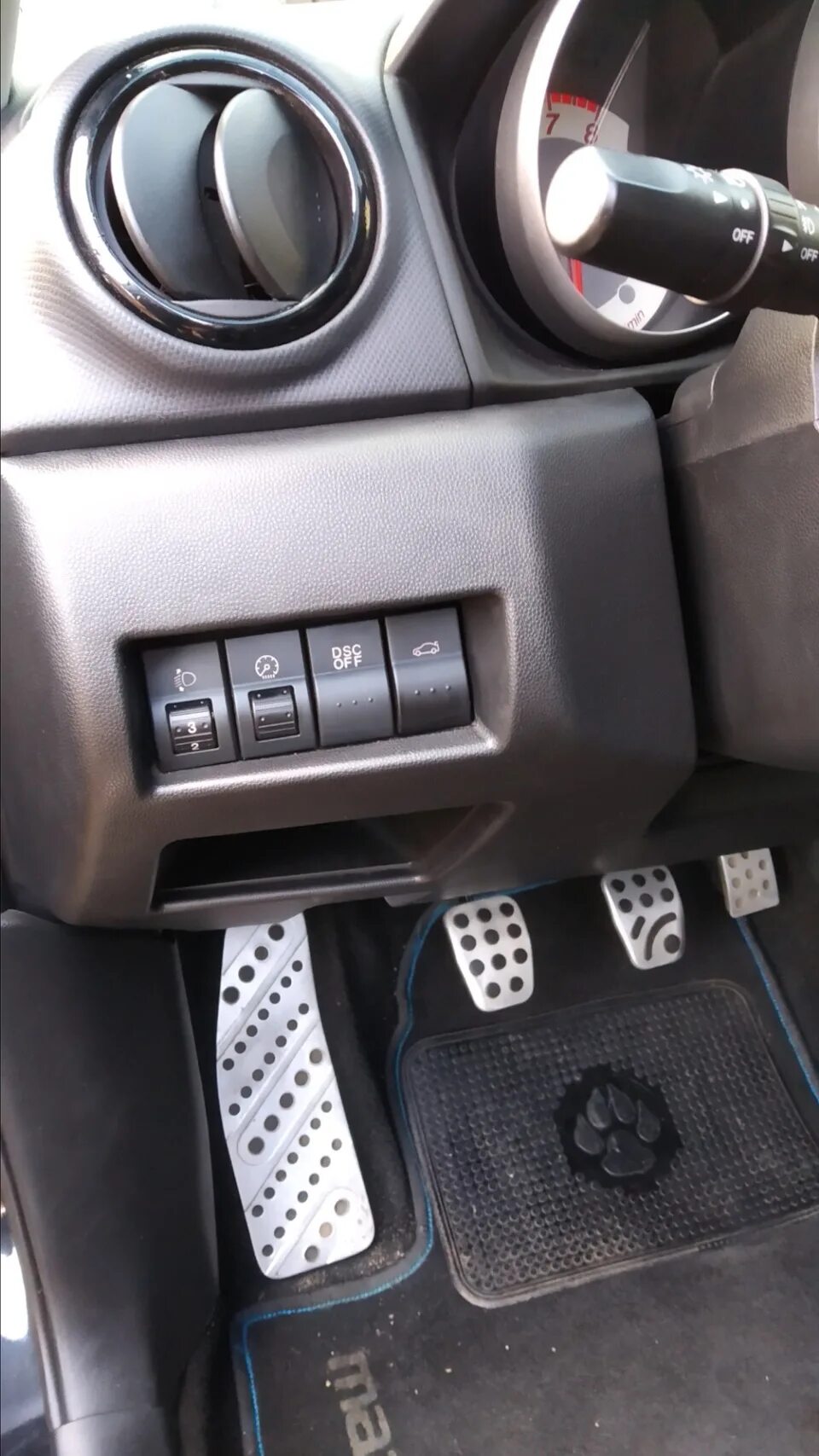 Кнопка багажника мазда 3 где находится Кнопка багажника Mazda 3 (1G) BK, 1,6 л, 2006 года электроника DRIVE2