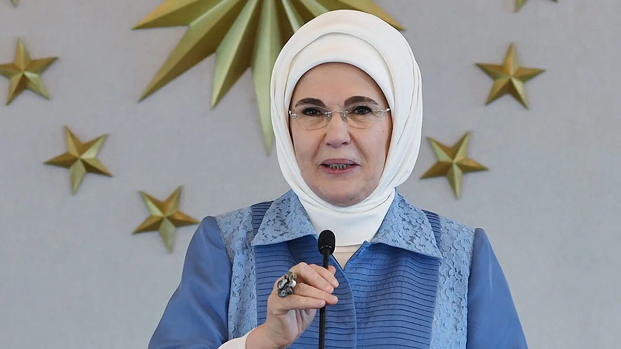 Первая леди турции эмине эрдоган. Эмине эрдоган фото. Эмине эрдоган. Эмине эрдоган. Первая леди турции эмине эрдоган.