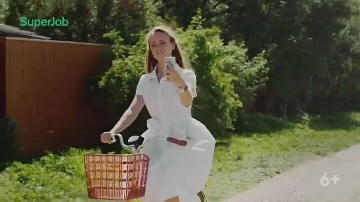 Все равно лучше чем на работе. Видео все равно лучше чем на работе. Видео все равно лучше чем на работе. Анекдот женщина на горнолыжном курорте. Актриса из рекламы про дачу.