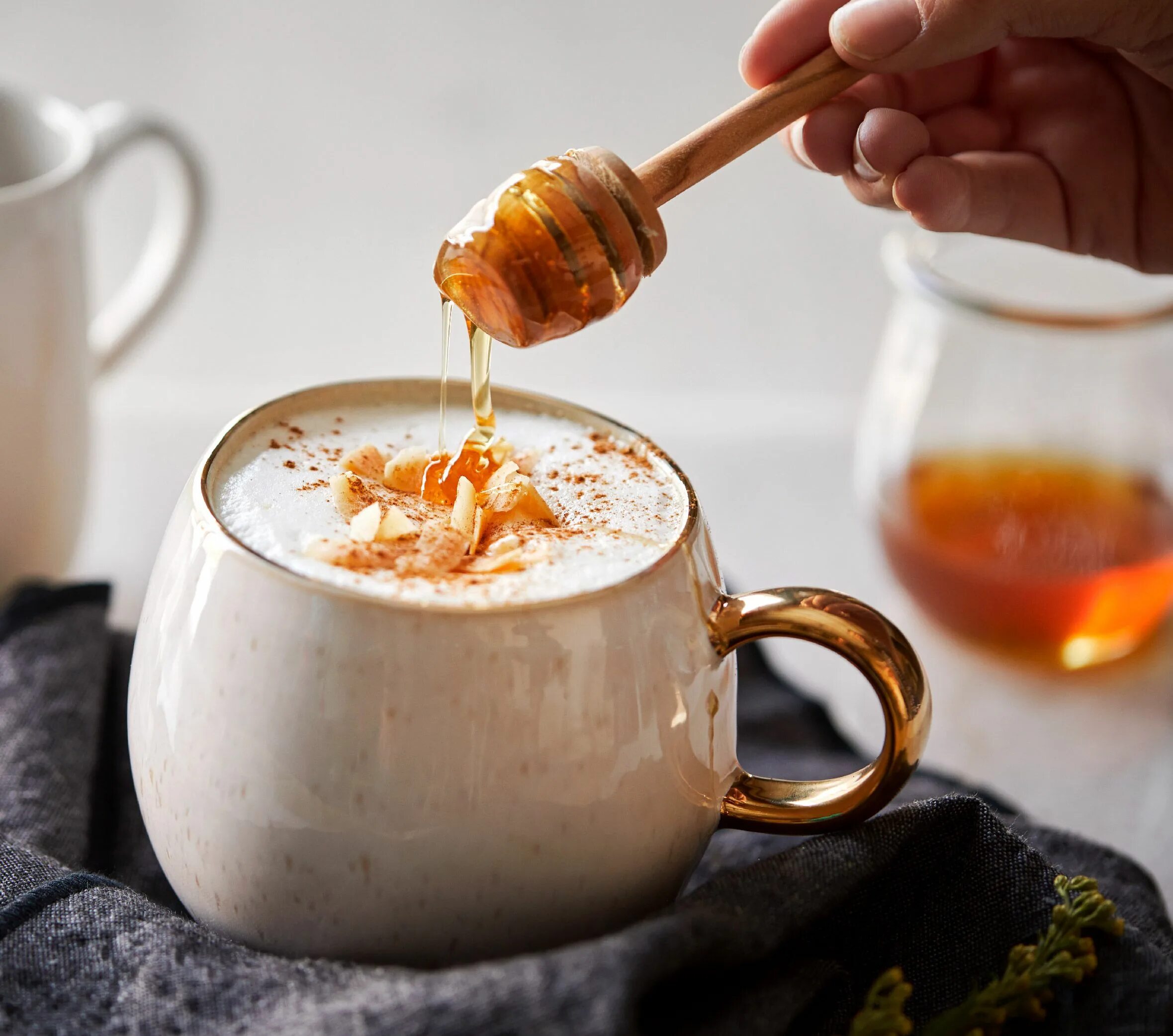 кофейный напиток. капучино картинки. чашка какао. латте с сердечком. кофе с медом.