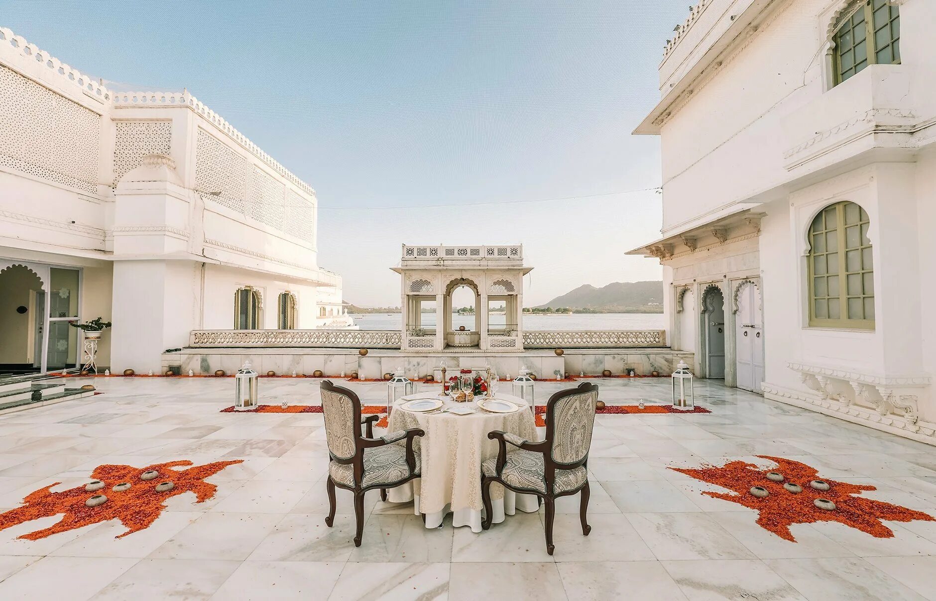 Taj lake. Taj lake palace, удайпур. лек палас (lake palace). озерный дворец индия. taj lake palace спа.