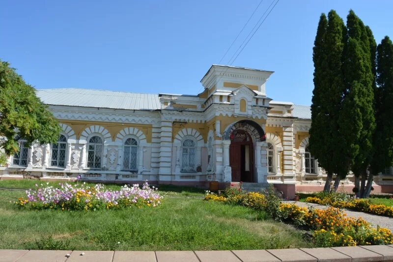 Дома в воронежской области в богучарах. Военный музей Богучар Воронежская область. Краеведческий музей Богучар. Город Богучар народный дом. Гимназию г. Богучара Воронежской губернии..