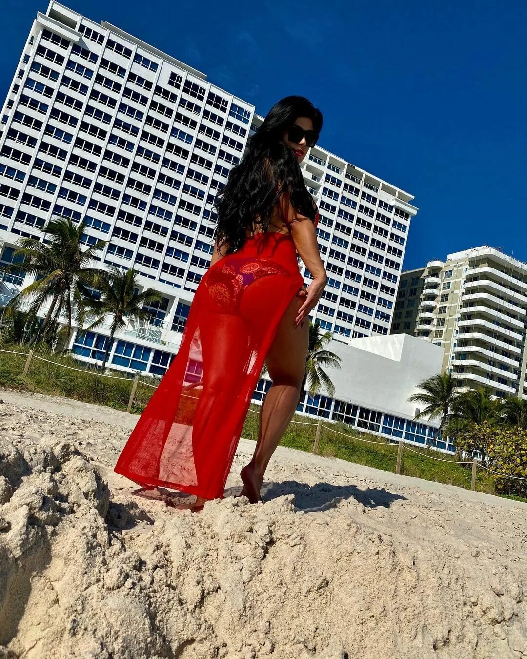 Vianey frias bio голая. Каролина мой маленький. Vianey frias слив. Vianey frias. Vianey frias.