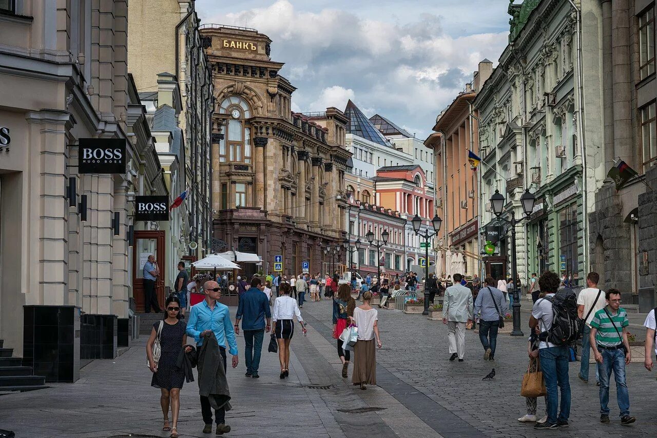 Кузнецкий мост. Кузнецкий мост Москва. Кузнецкий мост прогулка. Улица Кузнецкий мост Москва.