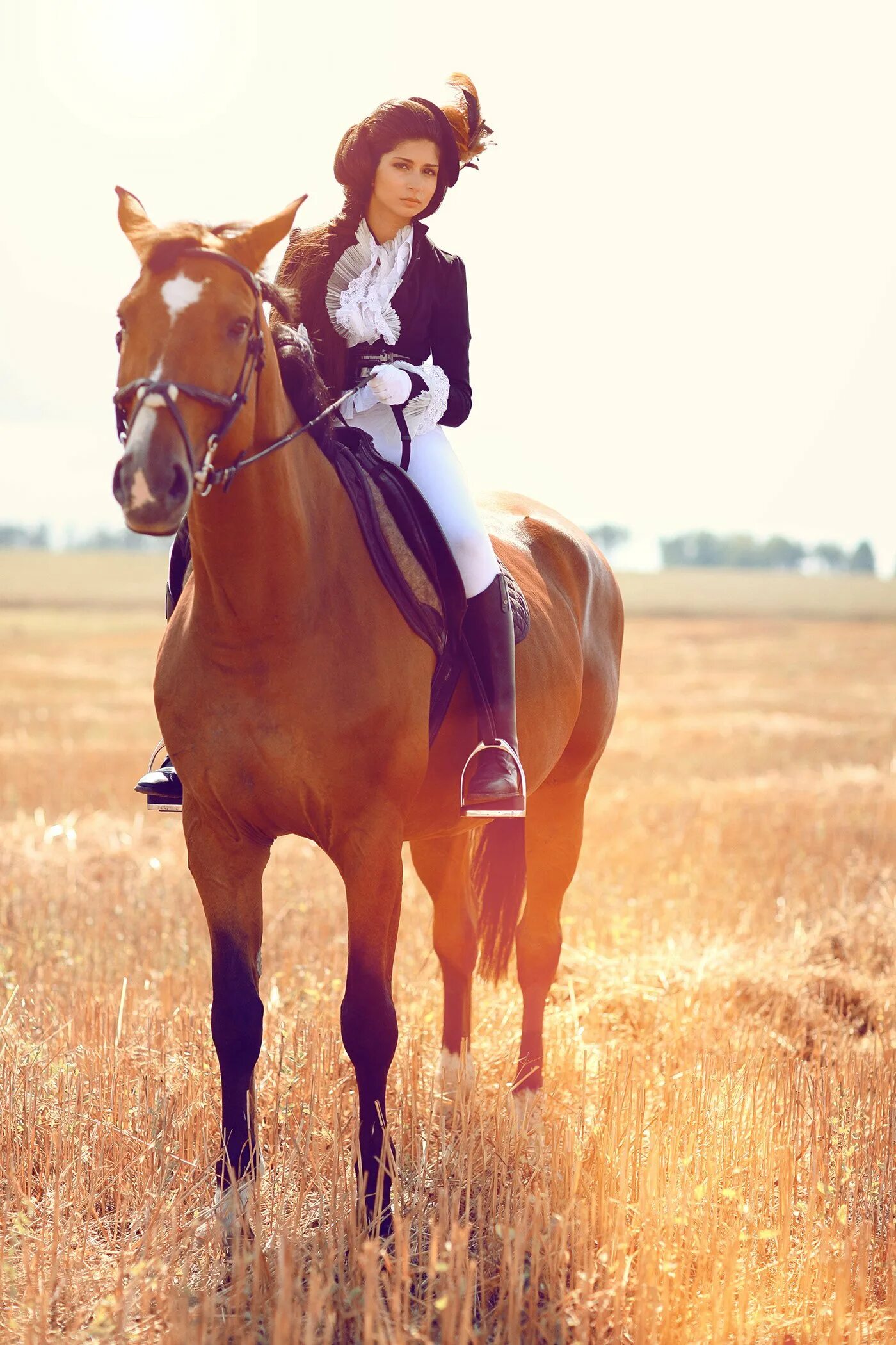 Redhead riding. Фотосессия с лошадьми. Девушка на коне. Девушка с лошадью. Всадница на лошади.