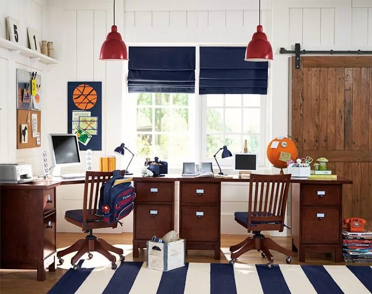 Спальня хилтон цена. My room. Дизайн комнаты в байкерском стиле. Дети играют в комнате. Веселая комната.