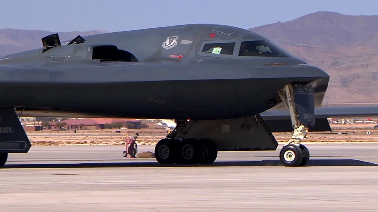 B-2 Spirit: стелс-бомбардировщик. B2 Stealth Bomber. Стелс б2 спирит. B 2 Spirit f 117.