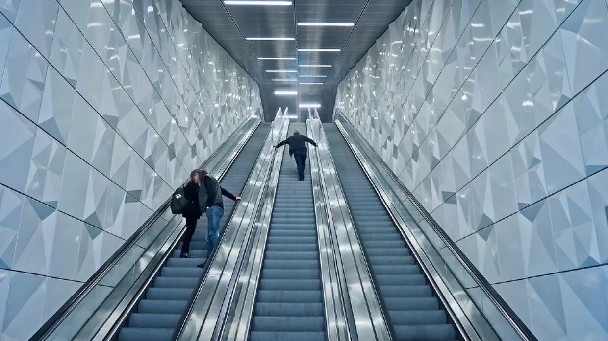 Как называется лестница в метро. Эскалатор марьина роща. марьина роща (станция метро, люблинско-дмитровская линия). эскалатор марьина роща самый длинный. марьина роща станция эскалатор.