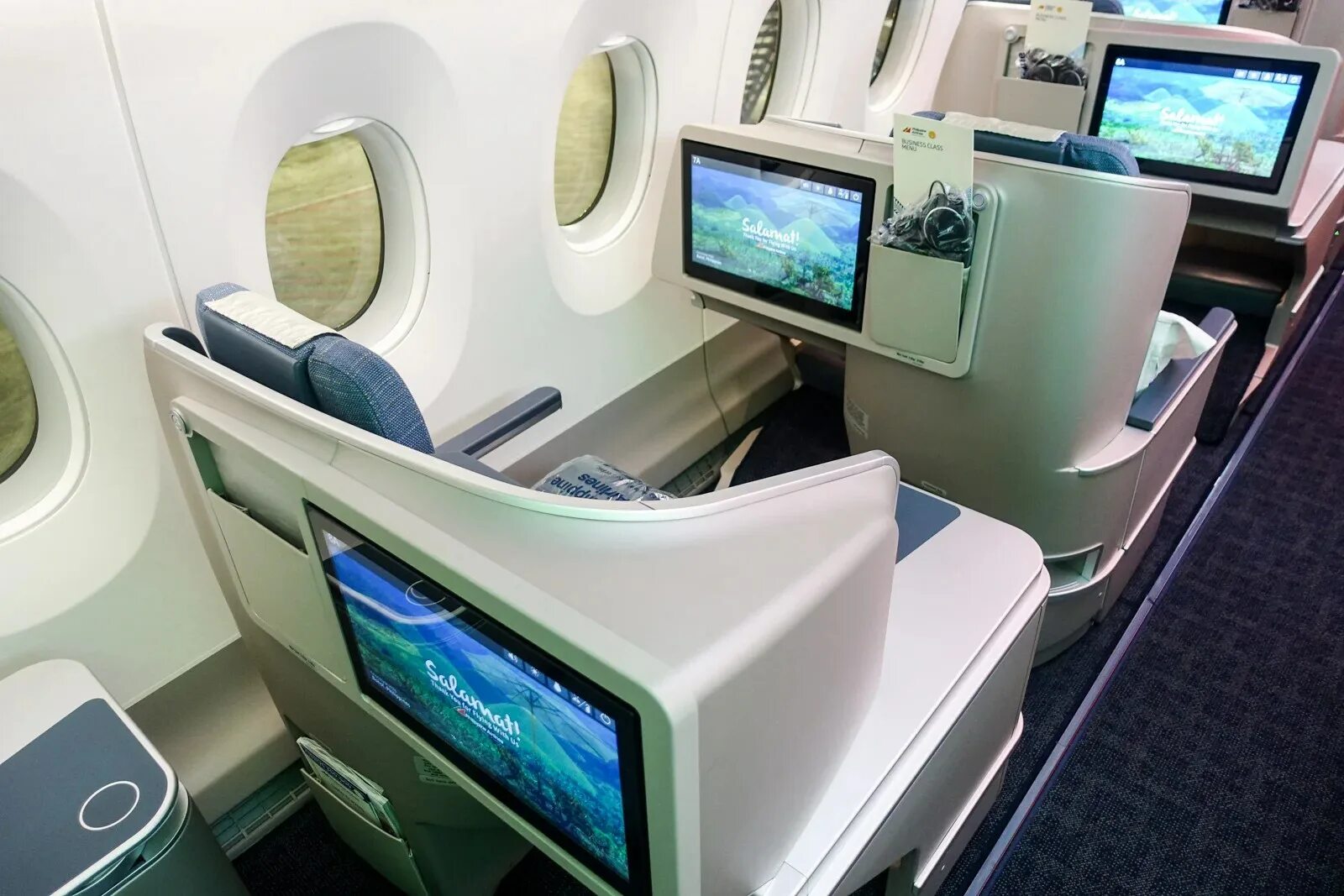 Oman air а330 бизнес класс. Бизнес класс в корейском самолете. Boeing 777-300er. Москва пхукет аэрофлот. Аэробус а320 аэрофлот бизнес класс.
