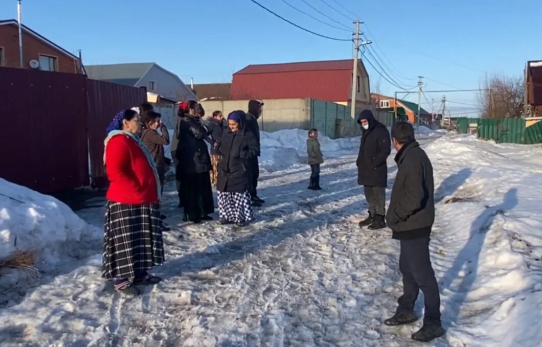 Цыгане 2025 года. Табор цыганский альгешево. цыгане альгешево. цыгане чебоксары альгешево. встреча с цыганами.