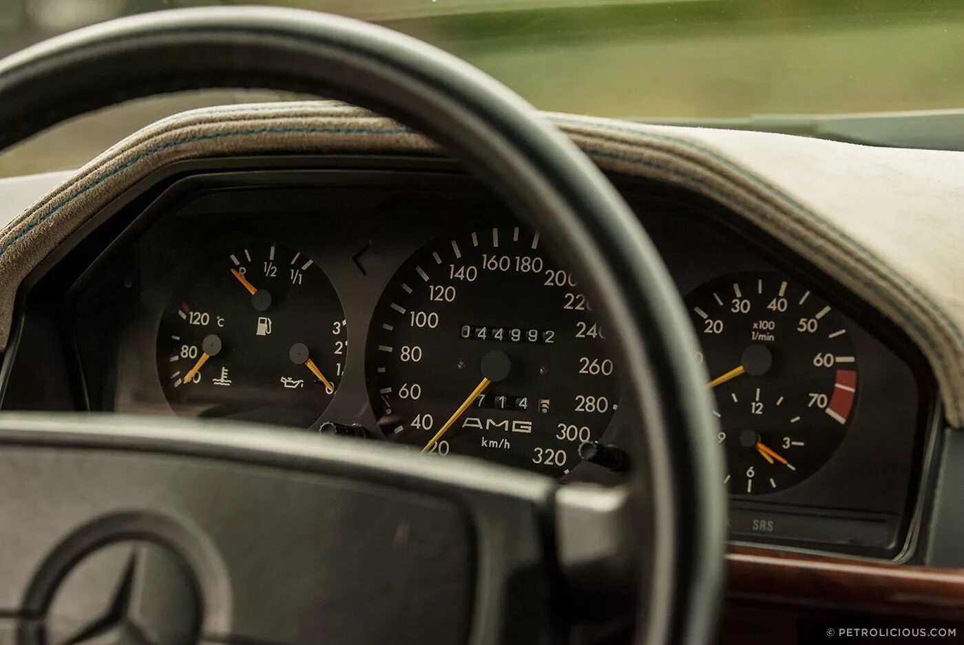 Скорость 124. Мерседес 140 спидометр 400 км. Спидометр мерседес w124. Спидометр мерседес 124. Спидометр мерседес 124.