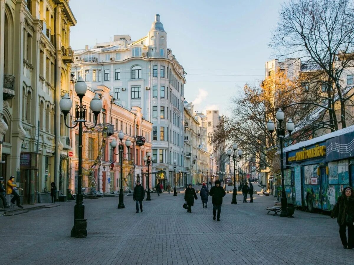 Улица старый Арбат. Старый Арбат пешеходная улица. Улица Арбат (старый Арбат). Малый Арбат Москва. Самые знаменитые улицы