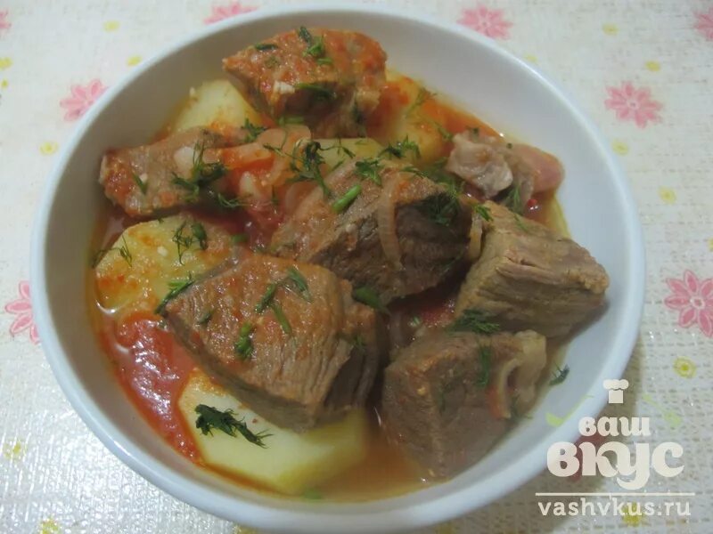 Говядина в мультиварке сочная и мягкая. Жаркое томленое в мультиварке. Соус с говядиной в мультиварке. Говядина в мультиварке с морковью и луком. Мясо в гранатовом маринаде.