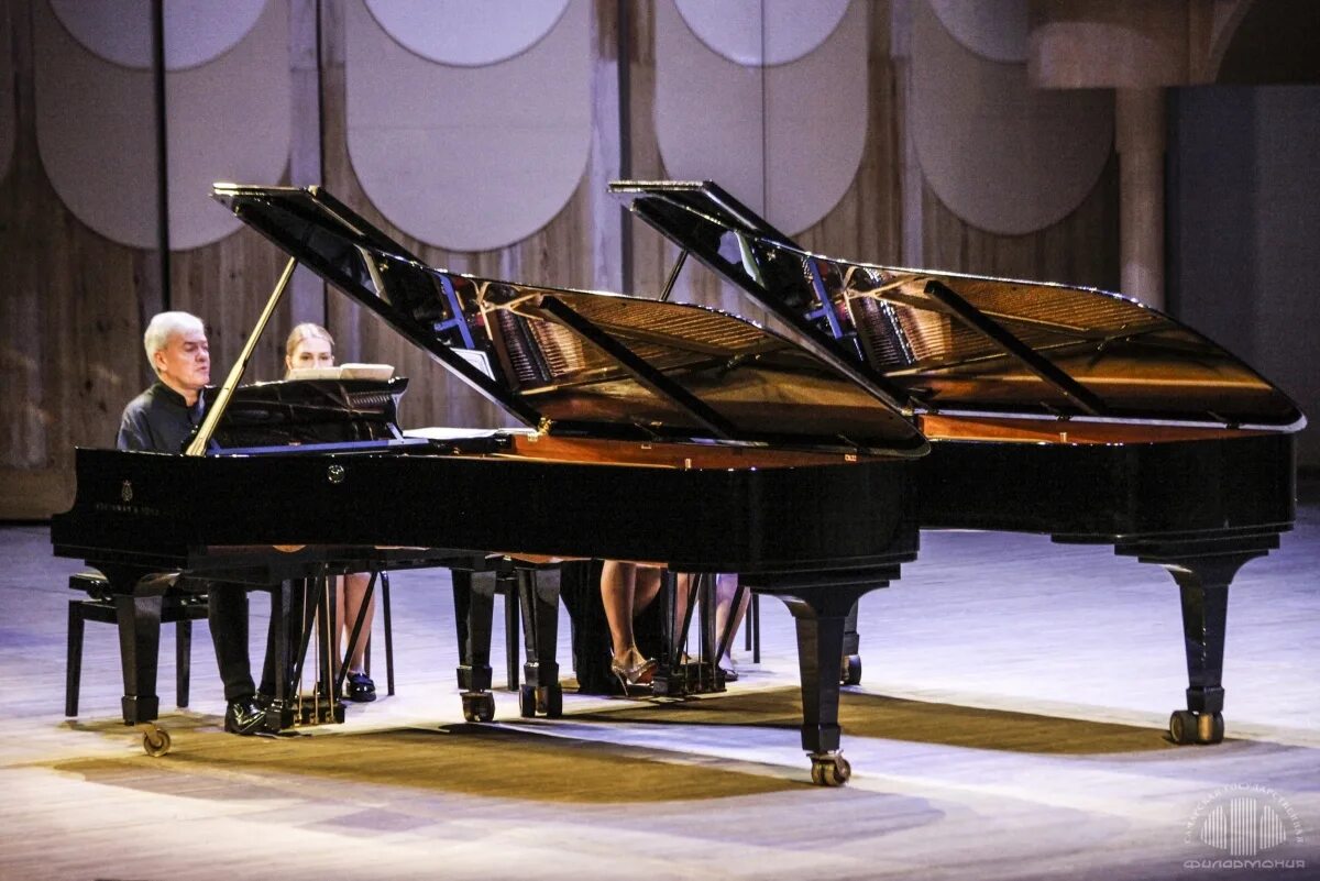 Учитель фортепиано. Piano tiles. Цифровое пианино nord piano 2 hp. Фортепиано 2. Игра piano tiles 2.