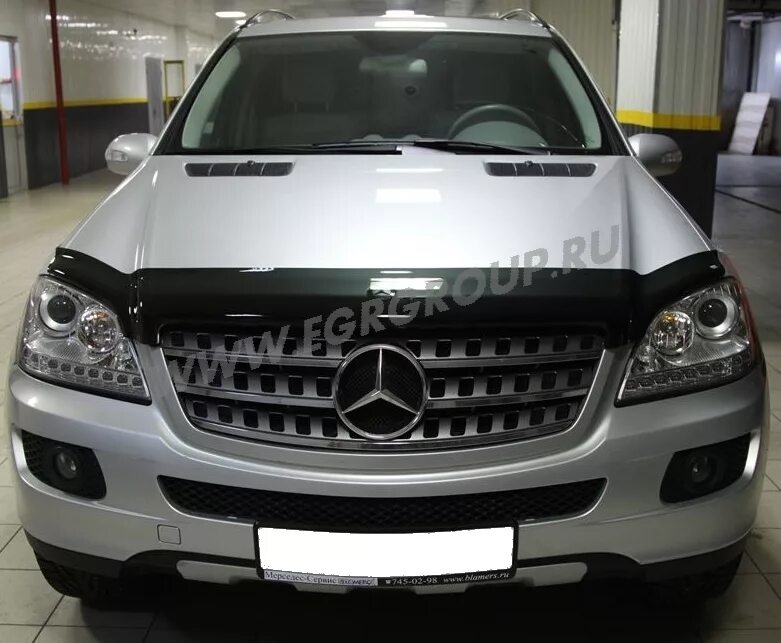 Дефлектор капота, темный SIM smerm0512 для Mercedes ml. Дефлектор капота Мерседес мл 164. Дефлектор капота, темный EGR для Mercedes ml320. Ml350 w164 дефлектор. Капот мерседес мл