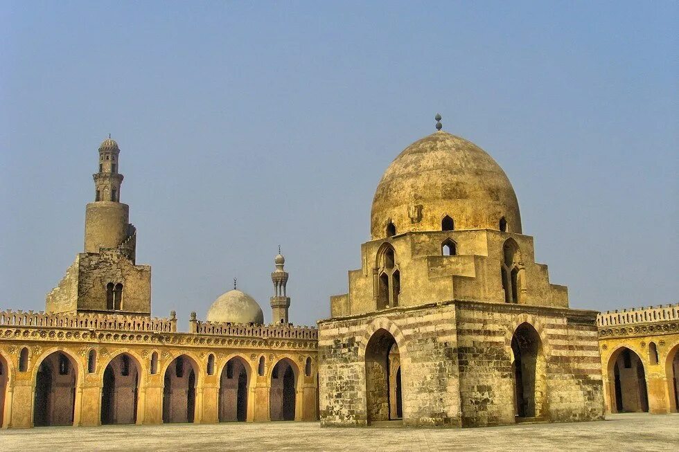 Мусульманский египет. Мечеть ибн Тулуна. Мечеть ибн Тулун в Египте. Мечети ибн Тулуна в Каире (876—879).. Минареты (мечеть ибн-Тулуна, Каир.