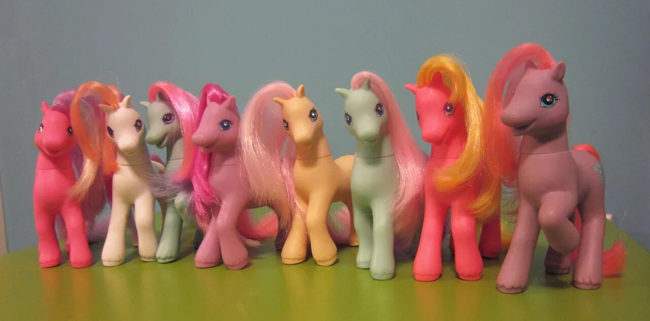 Пони поколение игрушки. My little Pony g2. My little Pony g2 поколение. My little Pony g1 g2 g3 g4. Поколения пони g1 g2.