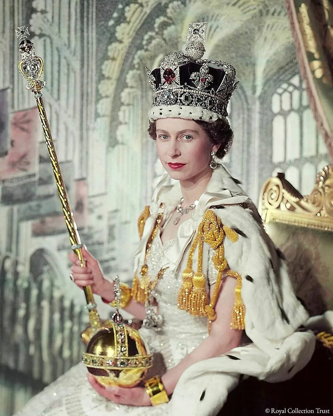 Элизабет queen. Королева великобритании 2022. Драгоценности королевы елизаветы ii. To one of the queen. To one of the queen.