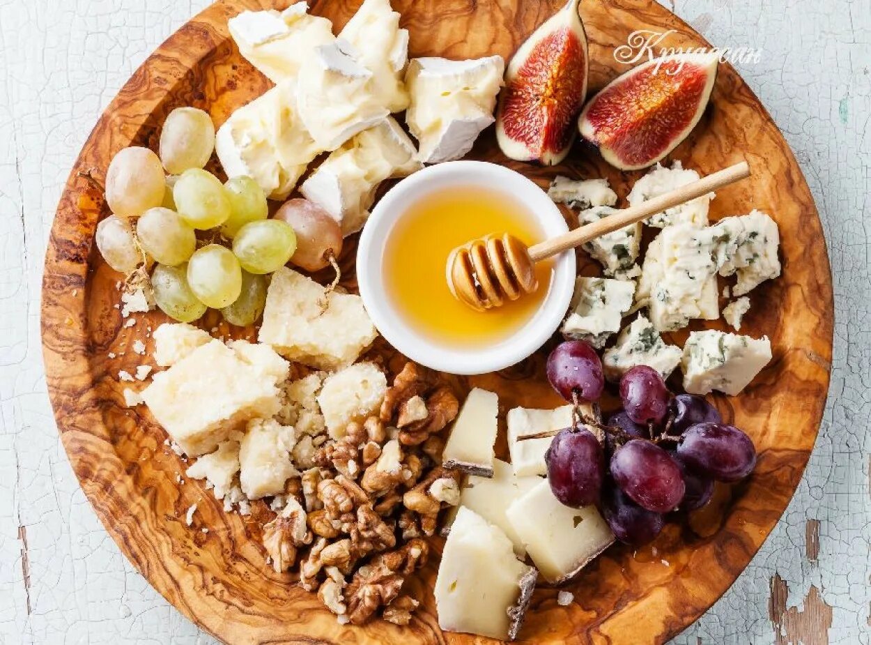 Сырная тарелка какие сыры использовать. Сырное ассорти вкусвилл. сырная тарелка с камамбером. сырная тарелка 170 гр lafinele. сырная тарелка вкусс вил.