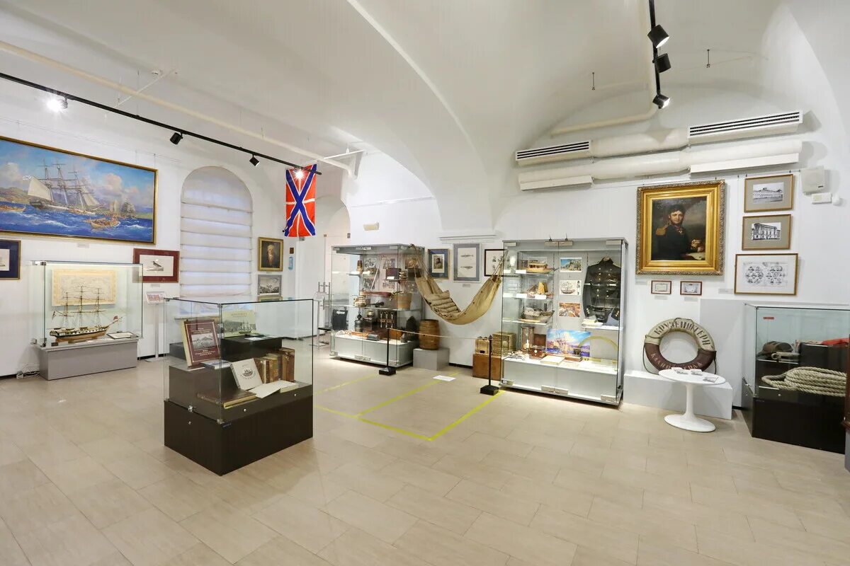 Морские экспозиции. Дарвиновский музей экспозиция. Музей мирового океана калининград окаменелости. Выставка на морскую тему в музее. Музей камня и моря.