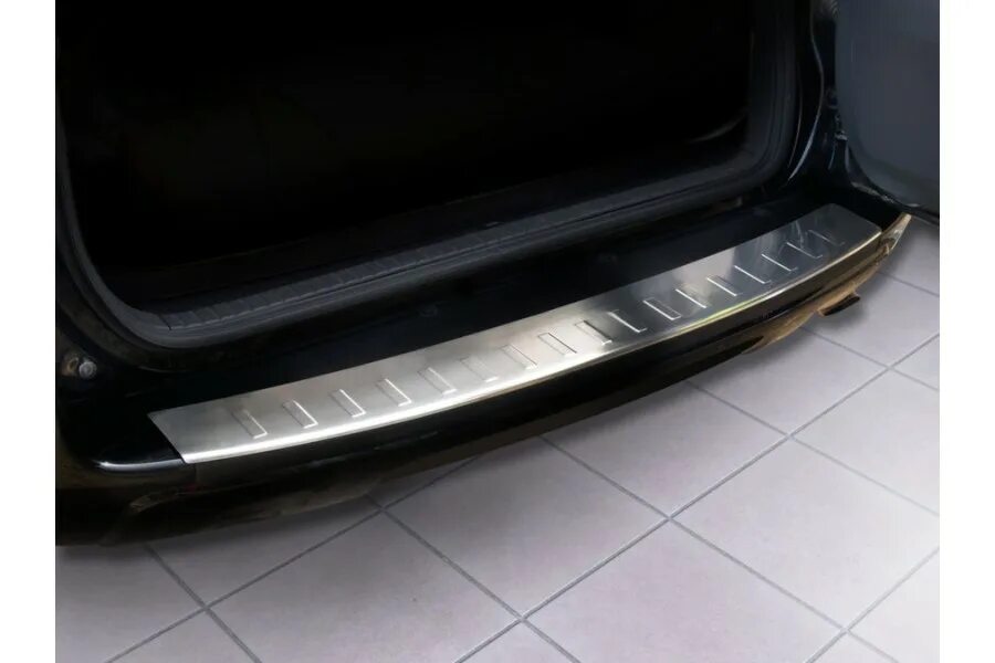 Накладки на бампер рав 4 2020. Накладка на задний бампер рав 4. Накладка на бампер toyota rav4 2016. Накладка на задний бампер тойота рав 4 2017. Накладка заднего бампера тойота рав 4 артикул.