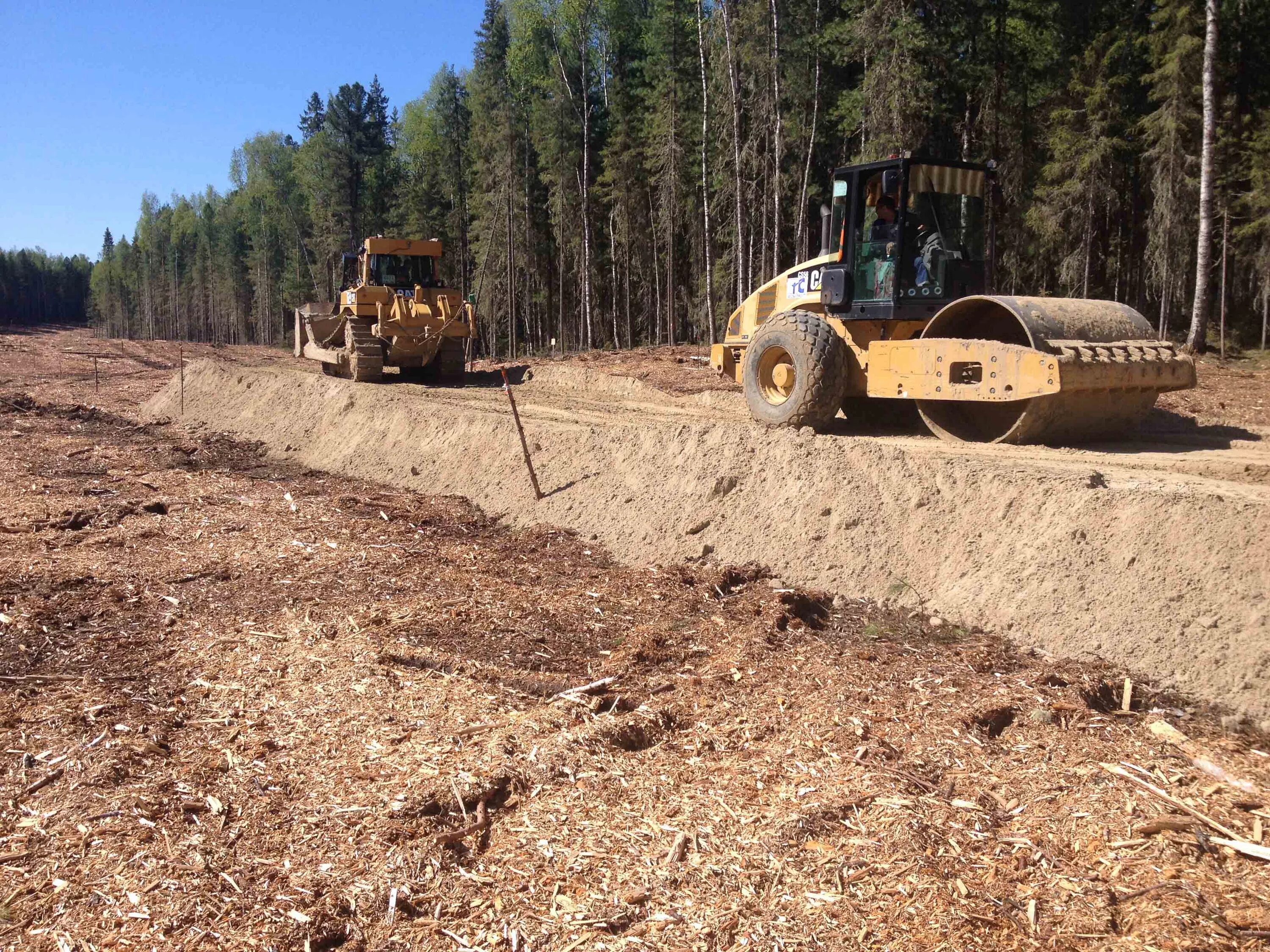 подготовительные работы земляного полотна. подготовительные работы земляного полотна. подготовительные работы земляного полотна. подготовительные работы земляного полотна. планировка верха земляного полотна автогрейдером.