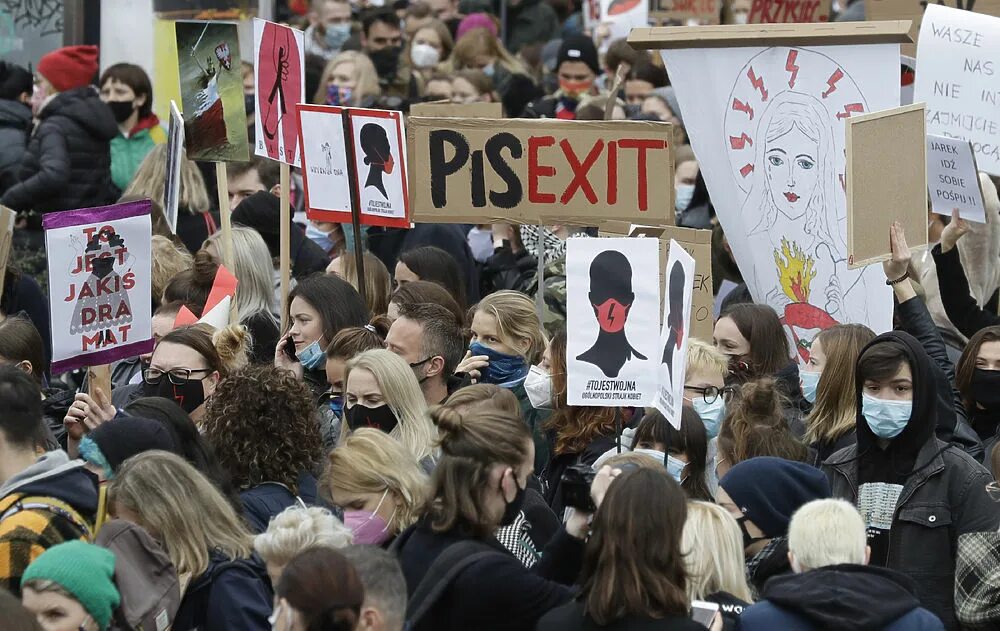 Парад против. Протесты против запрета абортов. Митинг в Польше. Польские протесты. Митинги в Польше против абортов.