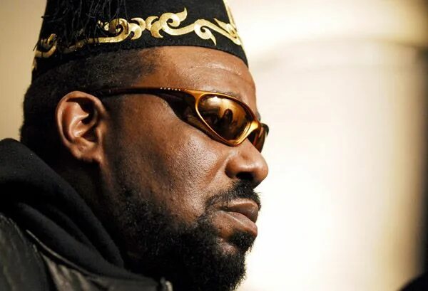 Afrika bambaataa. Бамбаатаа. Африка Бамбаатаа. DJ Африка Бамбата. Afrika Bambaataa о хип-хоп.