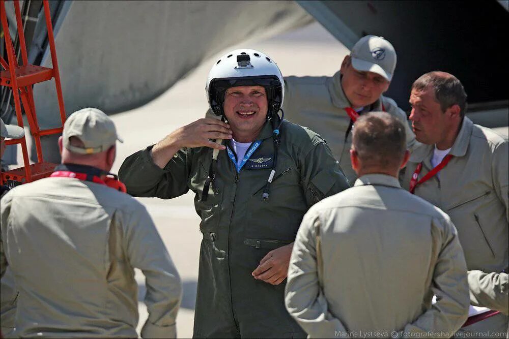 Программа летчик. Пилот профессия. Ребенок за штурвалом. Программа летчик. Программа летчик.
