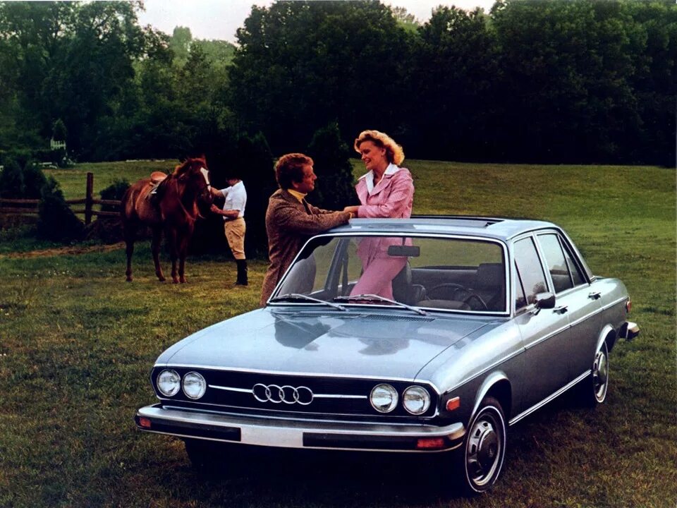 Ауди первого поколения. Audi 100 1976. Audi 100 c1. Audi 100 c1 1973. Ауди 100 1975.