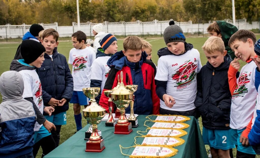 Детское торпедо. Торпедо Рубцовск дети. Локобол 2022 футбол Рубцовска. Спортивные соревнования по станциям для школьников. Рубцовск футбол 2006.