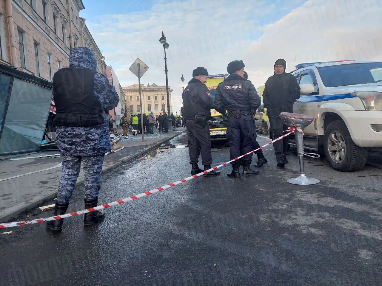 Полицейские Санкт-Петербург. Питер сегодня. Теракт в кафе в Петербурге полиция. Что произошло в санкт петербурге сегодня взрыв