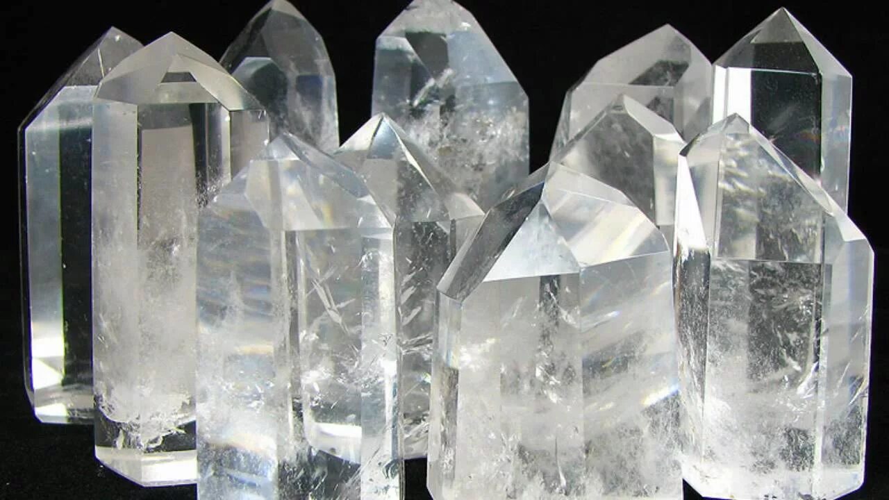 Quartz crystal. Кристальный кварц. Куартс Кристал. Моноэндрический Кристал. Necef кварц.