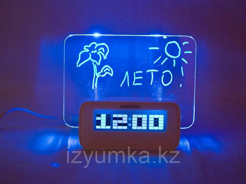 Led будильника. Электронные часы. Часы будильник электронные. Электронный будильник с подсветкой. Часы с доской для записей.
