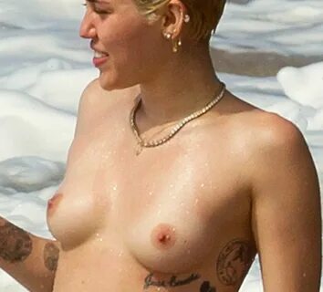 Miley cyrus seins nues.