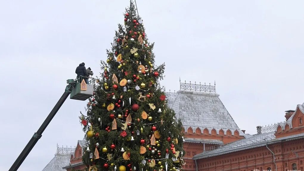 Новогодняя ель на манежной площади в 1937 году. 26 декабря московская область. Воскресенск дк цементник ансамбль вдохновение. Сгорел трактор. Фестиваль путешествие в рождество.