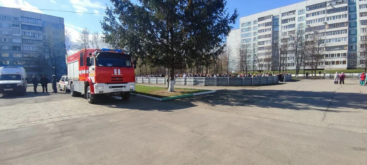 Эвакуация школ ульяновск. Эвакуация ульяновск. Эвакуировали ульяновск. 27 школа эвакуация ульяновск. Эвакуировали ульяновск.