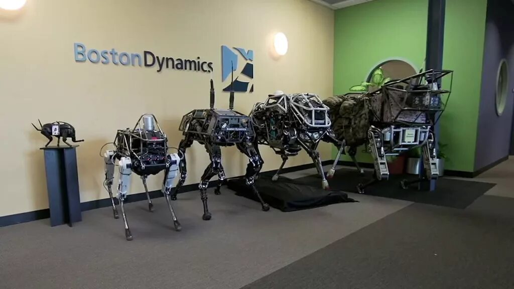 Boston dynamics роботы. Бостон дайнемикс робот собака. собака бостон динамикс. робот спот бостон динамикс. роботы фирмы бостон динамикс.