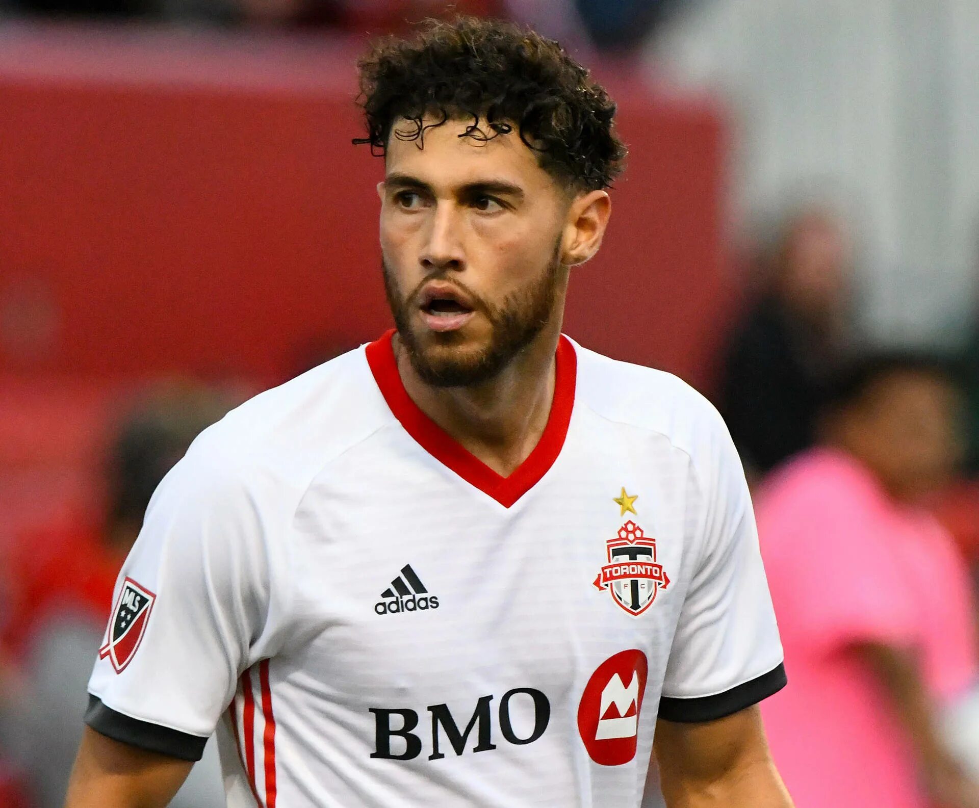 Джонатан дэвид футболист. Джонатан осорио. осорио футболист. osorio toronto fc.