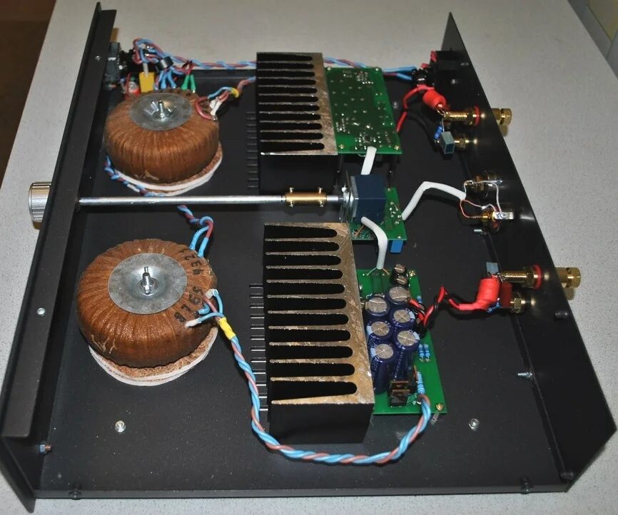 Amplifier усилитель samodelka. Усилитель Rusich JLH-240. Радиаторы усилителя JLH 1969. Проектирование корпусов усилителей УМЗЧ. Куплю самодельный усилитель