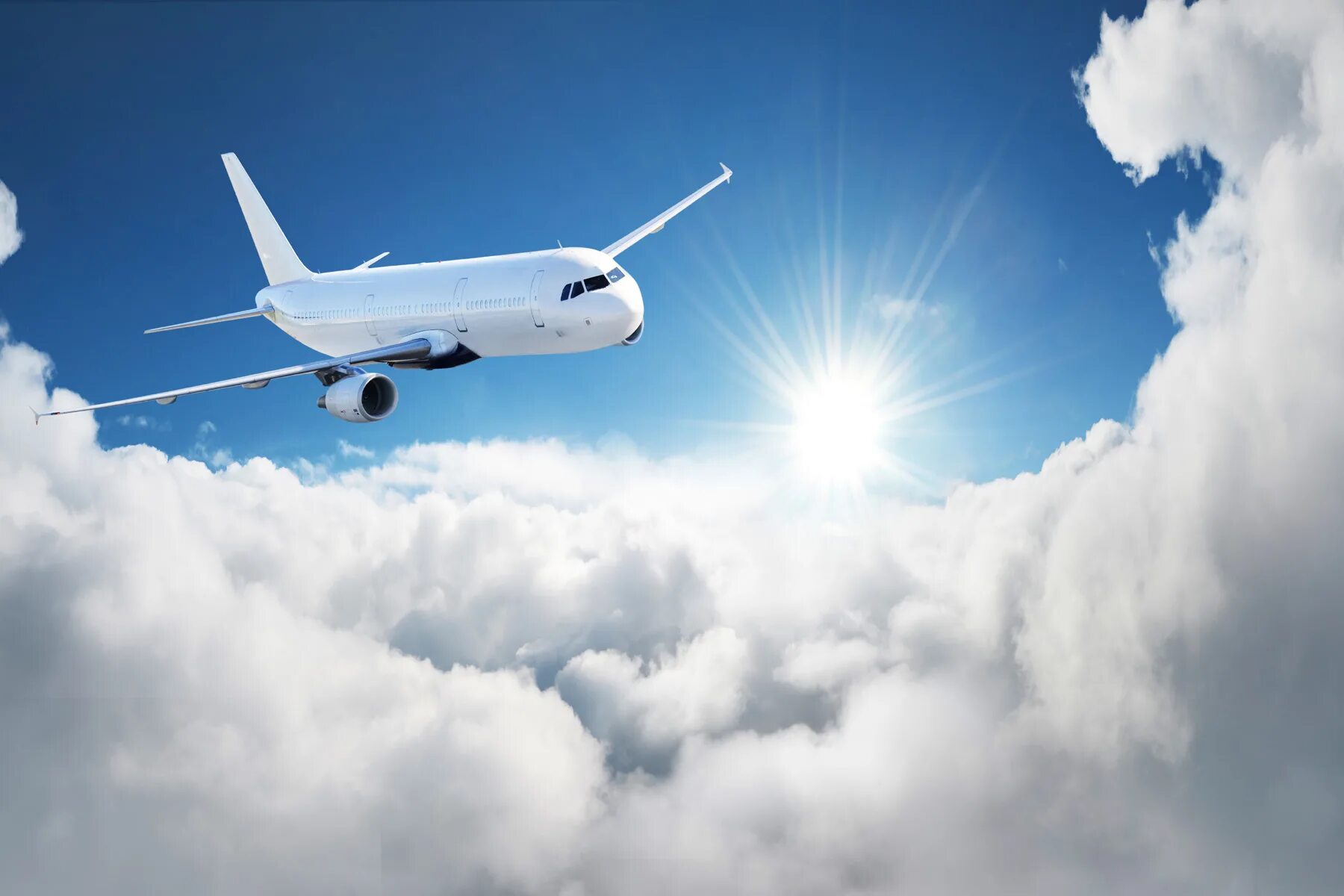 Самолет в небе. Самолет в голубом небе. Красивые фото самолетов. Самолет взлетает.