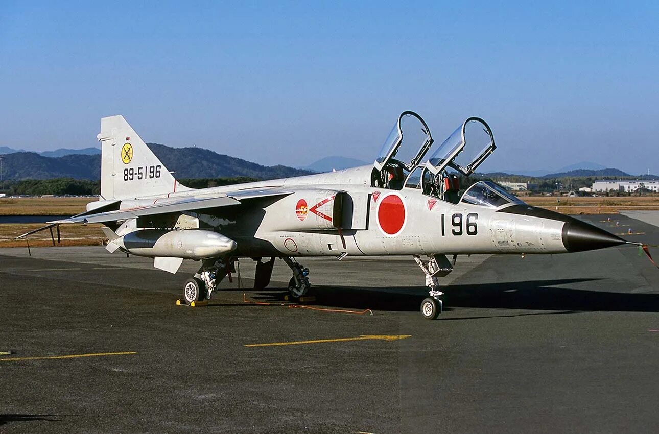 Mitsubishi f. Mitsubishi f-1. Mitsubishi f1 самолет. Mitsubishi t2 самолет. Mitsubishi t-2 f1.