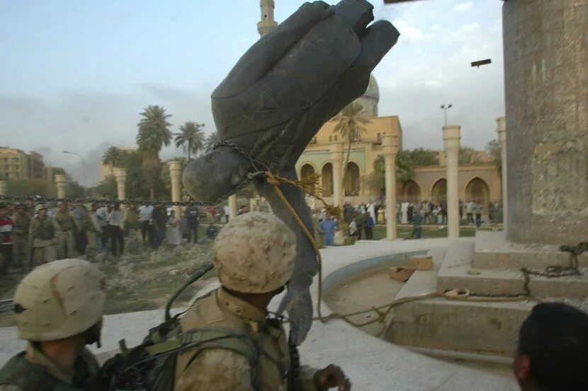 Хусейн повесили. Памятник Саддаму Хусейну. Памятник Саддаму Хусейну в Багдаде.