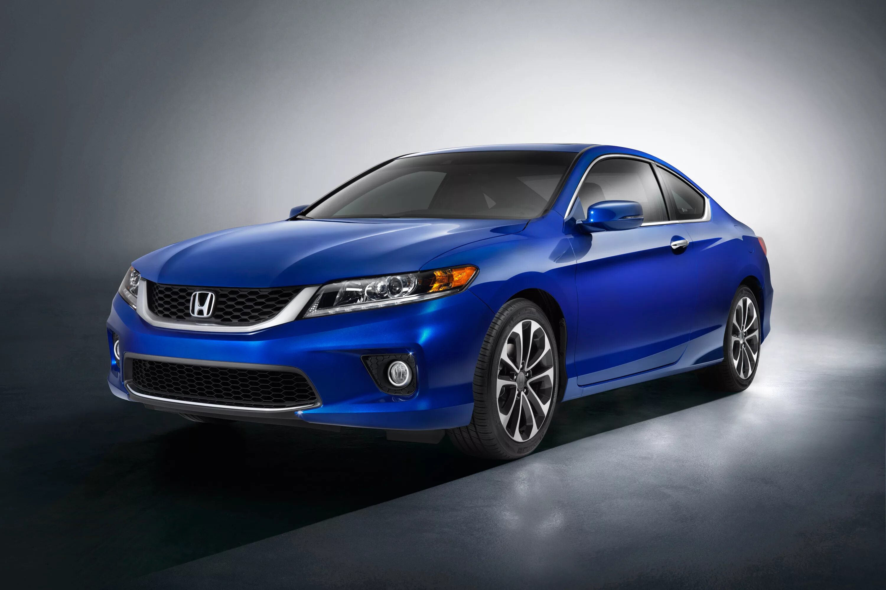 Хонда легковые автомобили. Honda Accord 2013. Honda Accord 2013 2.4. Honda Accord 2013 sedan Europe. Honda Accord 11.