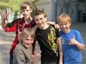 Расти как пишется. Корни раст ращ рос правило. Ученик думает. Мем девочка в машине. Слова с корнем рос раст ращ 5 класс.