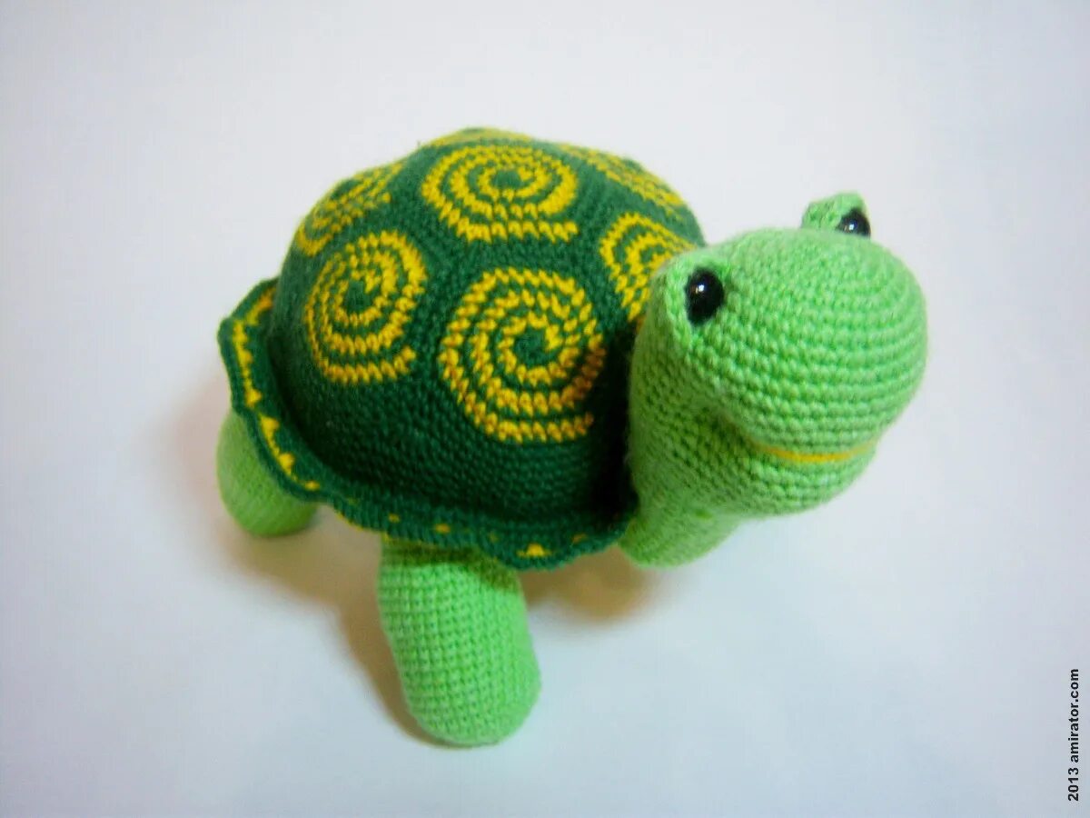 Вязаные игрушки черепаха. Связанная черепаха. Игрушка черепашка крючком. Крючок "черепаха". Связанная черепаха.