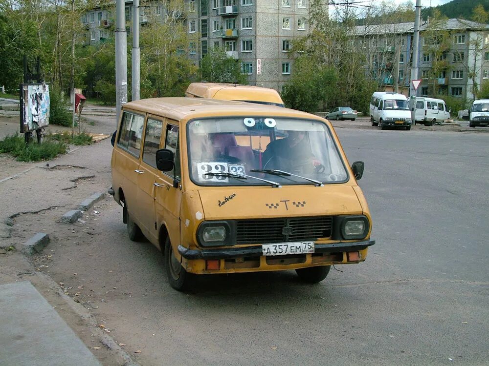 РАФ 2203 желтый. РАФ-2203 маршрутное такси Москва. РАФ 2203 1998. Микроавтобус РАФ 2203 такси. Маршрутные истории