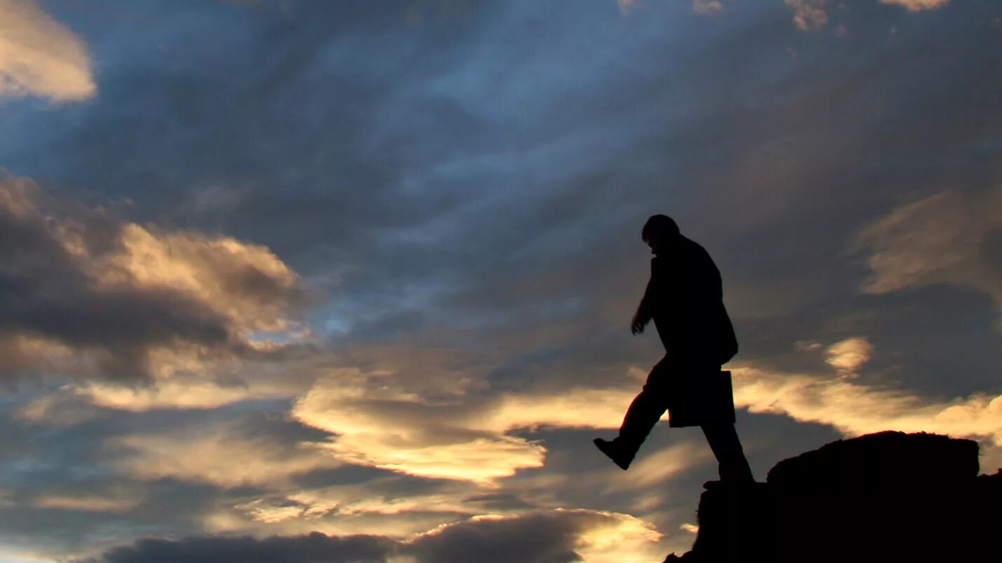 Walk in darkness - leaves rolling in time (2022). Never_walk_in_darkness kevin carden. Тени в ночи 2022. Christie walk. Walk in darkness - leaves rolling in time (2022).