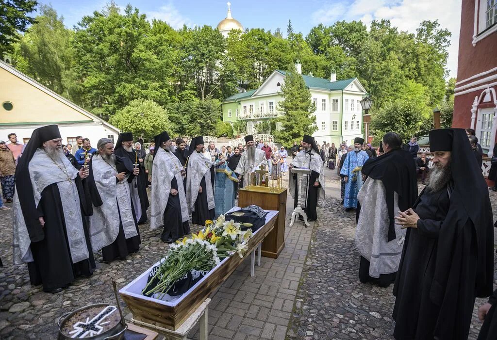Настоятель псково печерского монастыря сейчас фото Главная новость Страница 154 Псковская епархия