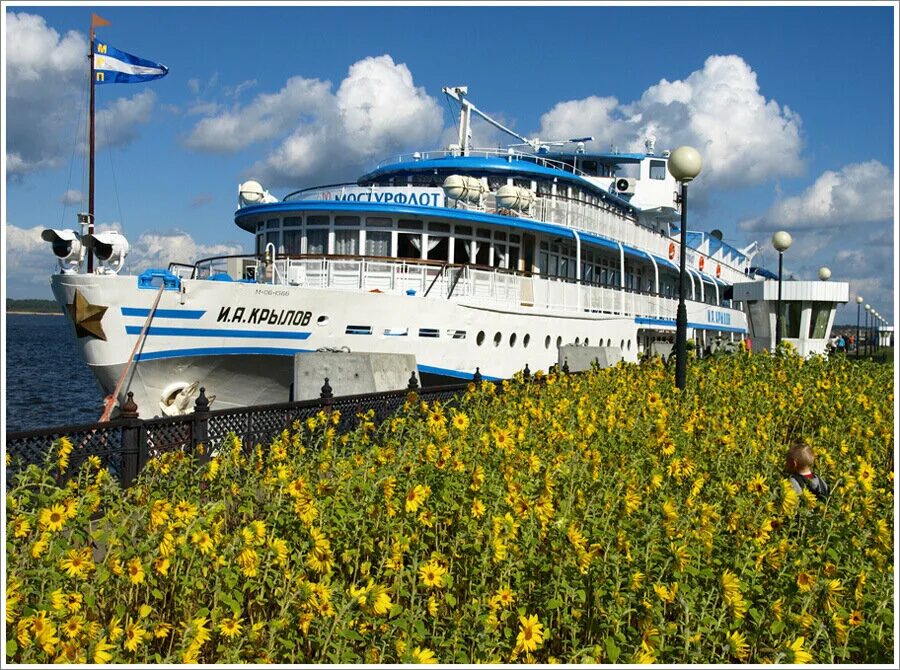 круиз на теплоходе из москвы до астрахани. круиз по волге на теплоходе москва санкт-петербург маршрут на карте. круизный речной теплоход на волге. круиз по волге нижний новгород. круиз на теплоходе из москвы до астрахани.